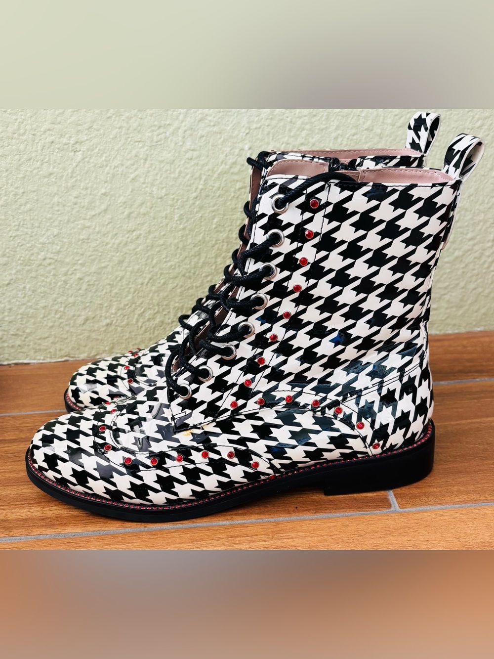 Betsy Johnson Women's Rozey Black & White Plaid Combat Boots Size: 8.5